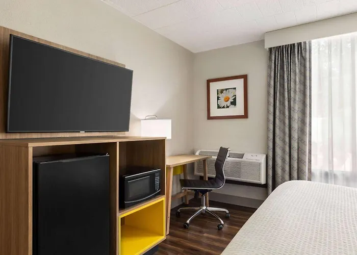 Days Hotel By Wyndham Allentown Airport / Lehigh Valley